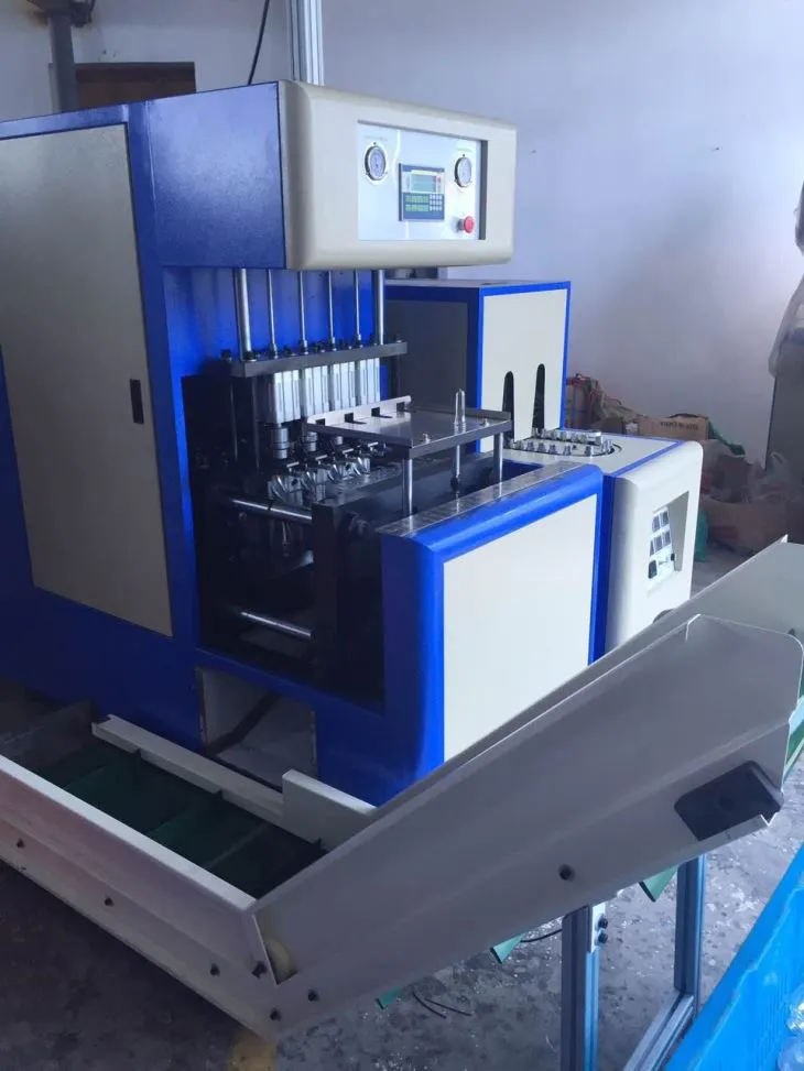 Neposredna prodaja proizvajalca PET puhala z ročnim plastičnim strojem za pihanje iz plastenke