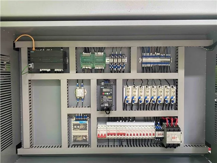 4 Cavity Bottle Making Machine For Small Bottles